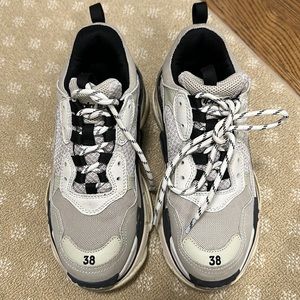 Balenciaga triple s sneaker size 38